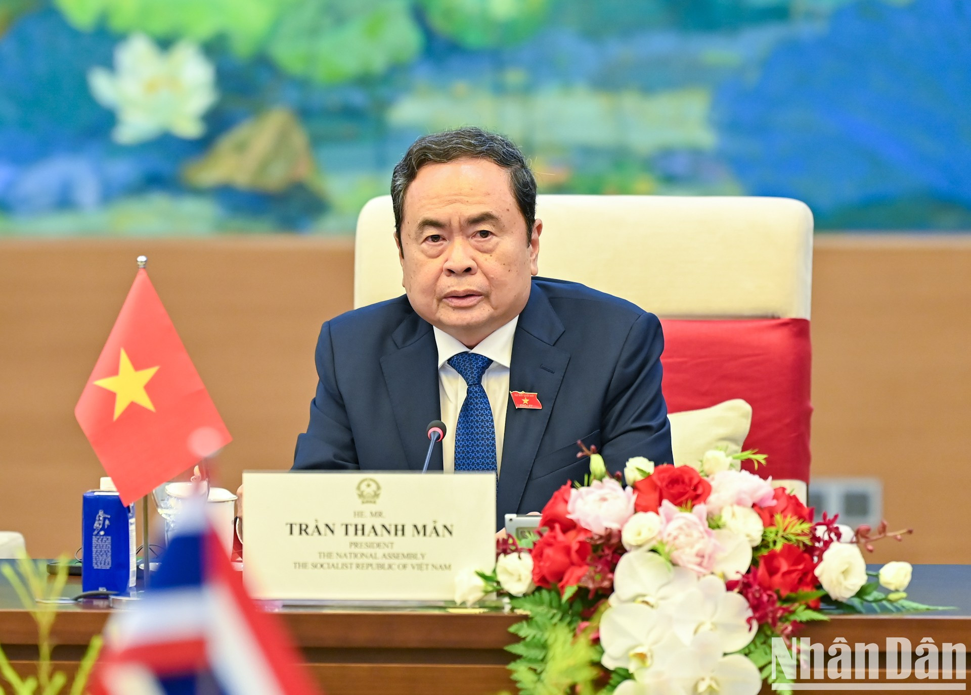 国会主席陈青敏发表讲话。