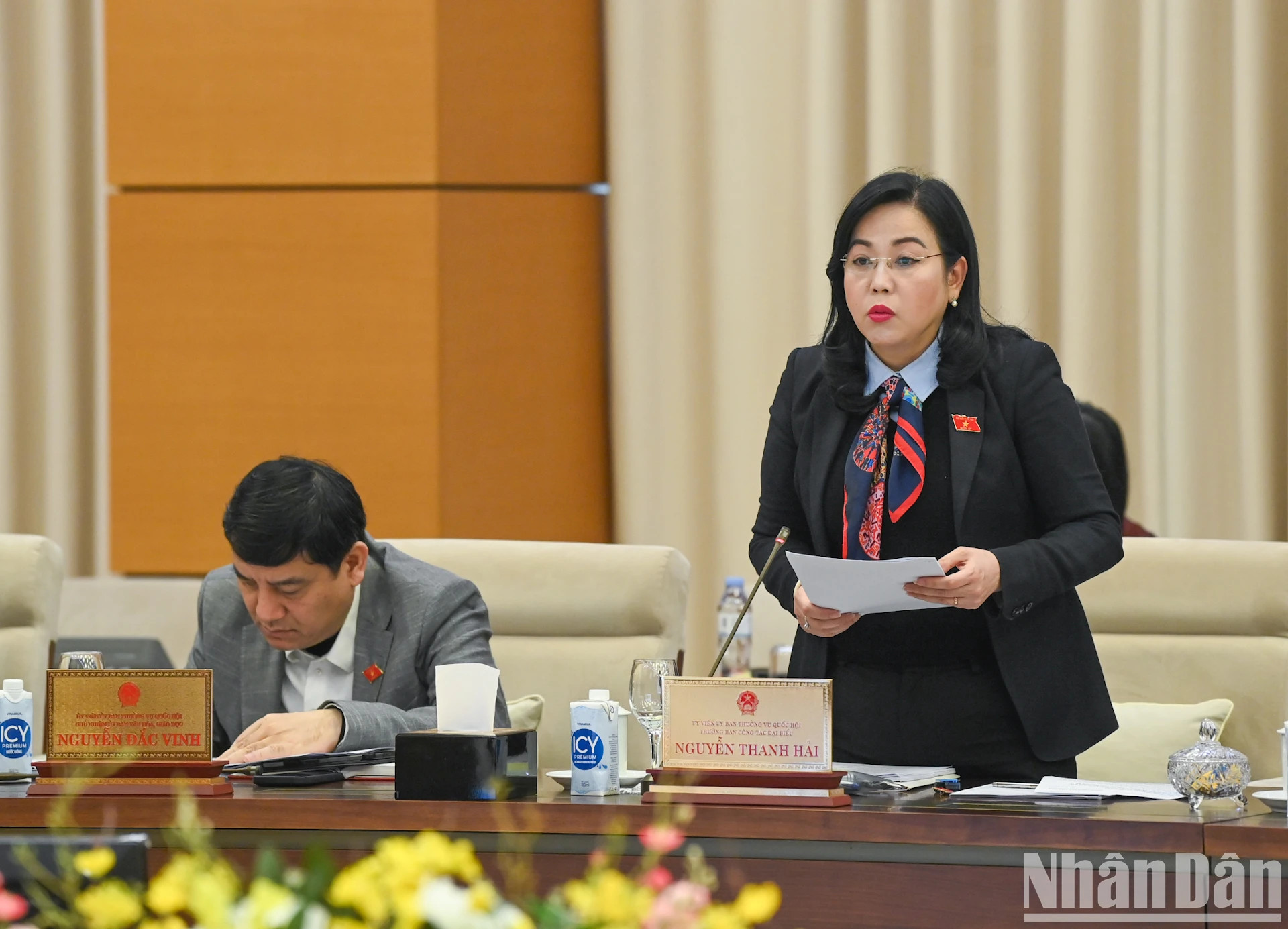 国会代表工作委员会主任阮青海发表讲话。