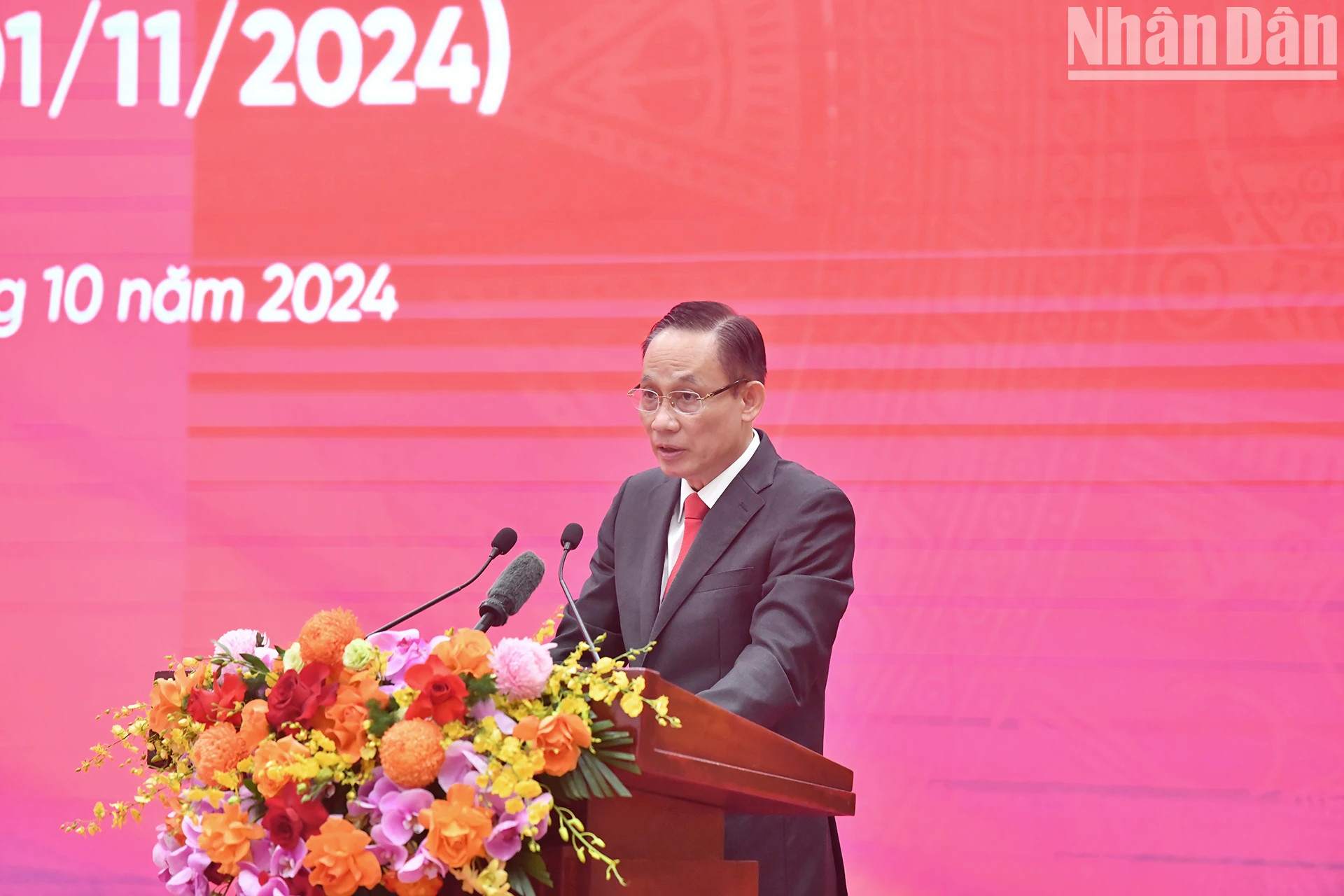 越共中央书记处书记、中央对外部部长黎怀忠发表讲话。 越共中央书记处书记、中央对外部部长黎怀忠发表讲话。