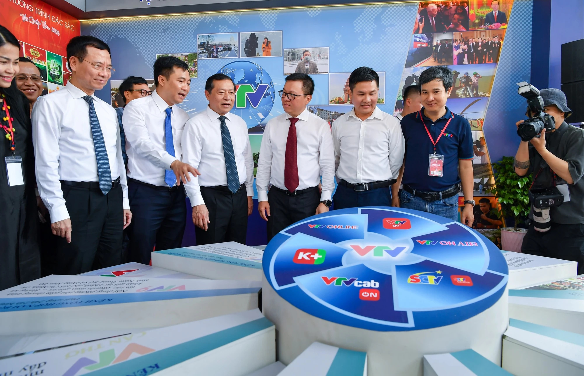 越南电视台的展位。 越南电视台的展位。