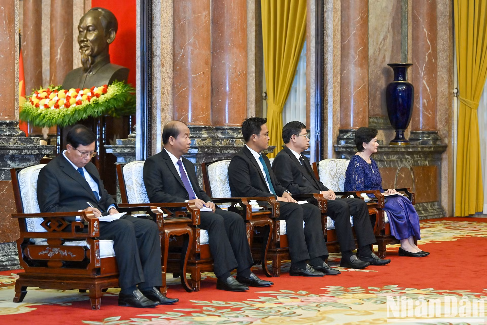 柬埔寨人民党高级代表团。