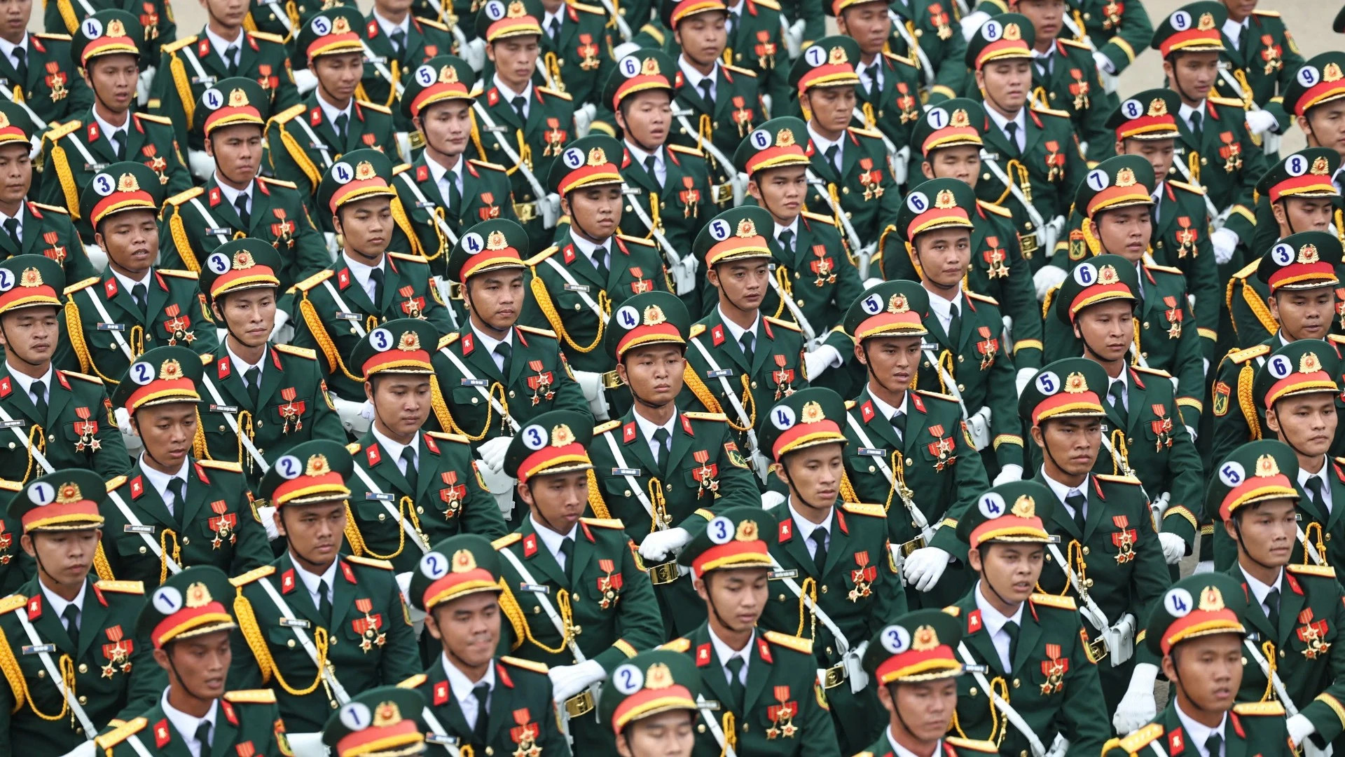 男陆军军官队。