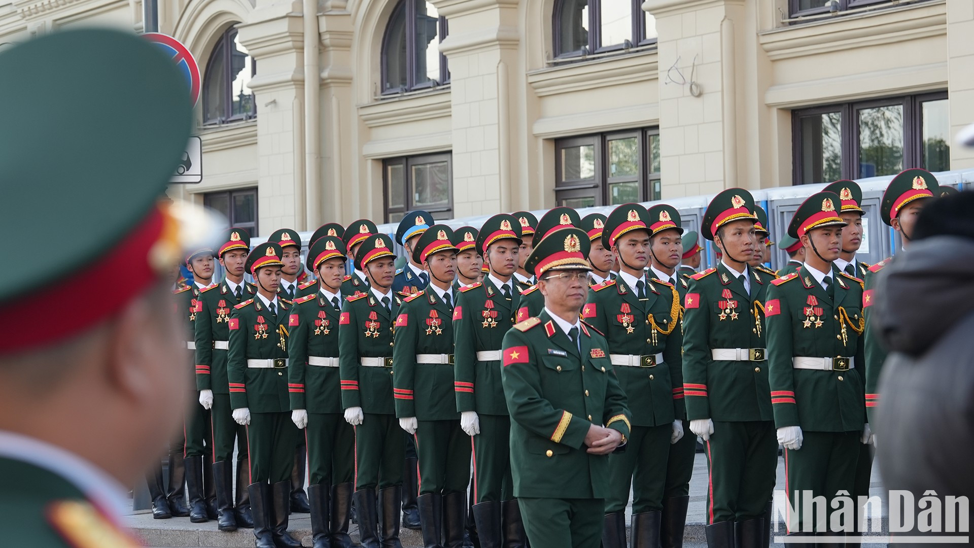 越南人民军代表团在红场开展阅兵训练活动。 越南人民军代表团在红场开展阅兵训练活动。