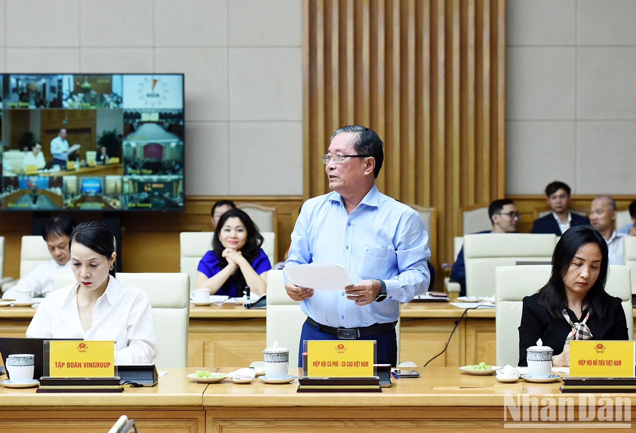 越南咖啡与可可协会领导发表讲话。