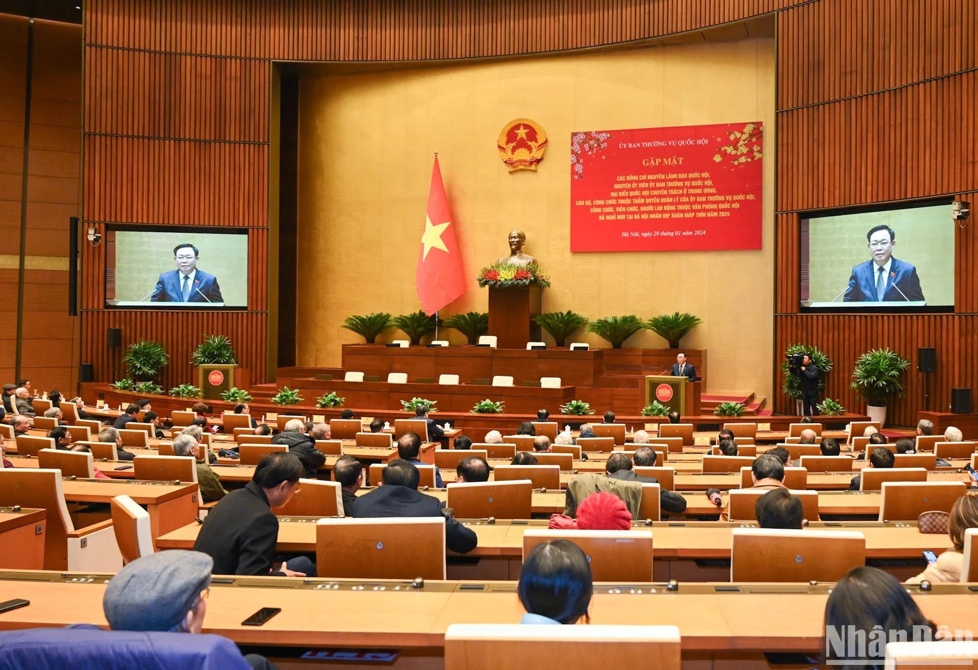 见面会场景。 见面会场景。