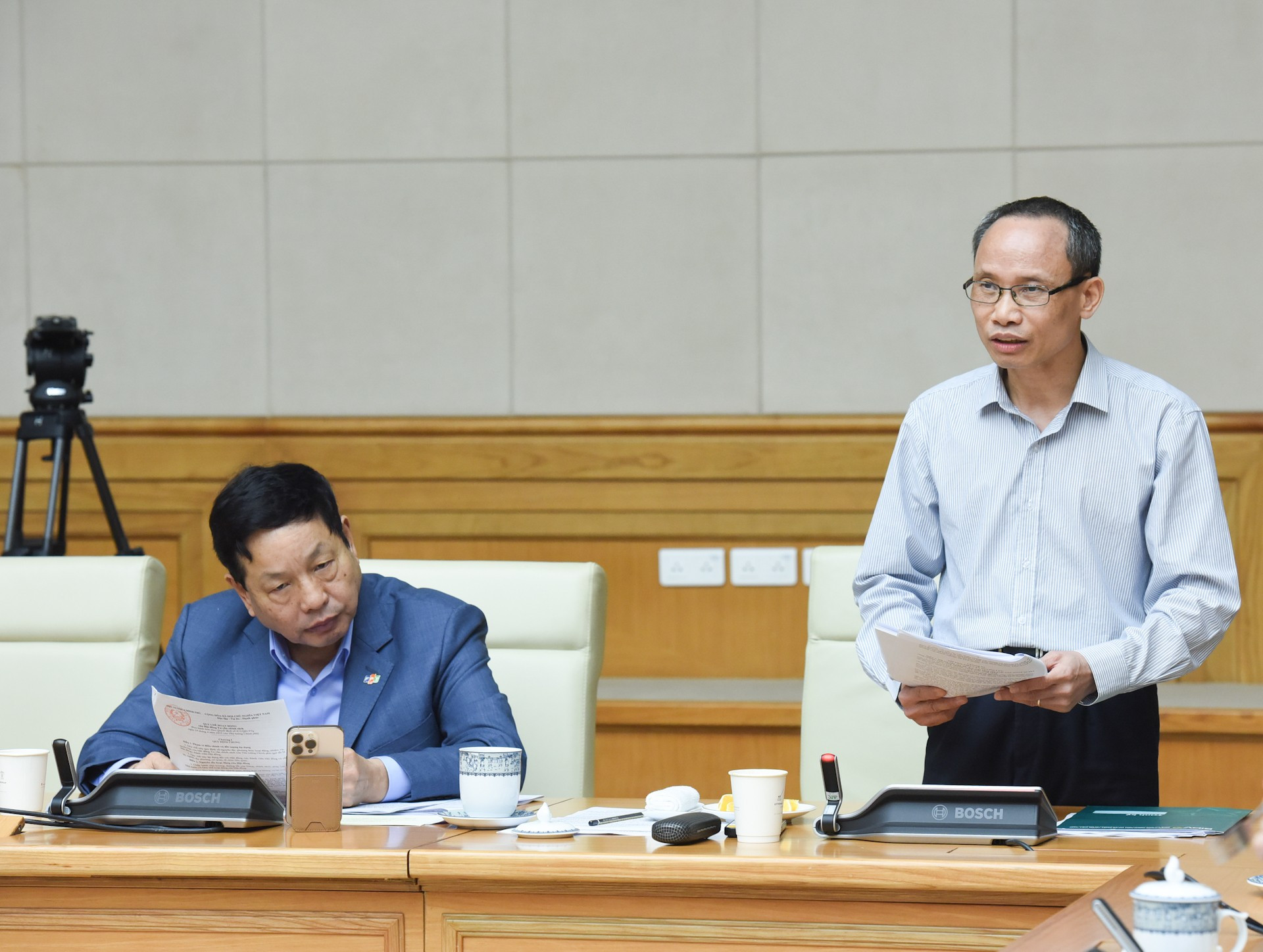越南政府总理范明正同政策咨询委员会就私营经济发展问题举行会议【组图】 ảnh 6 越南政府总理范明正同政策咨询委员会就私营经济发展问题举行会议【组图】 ảnh 6