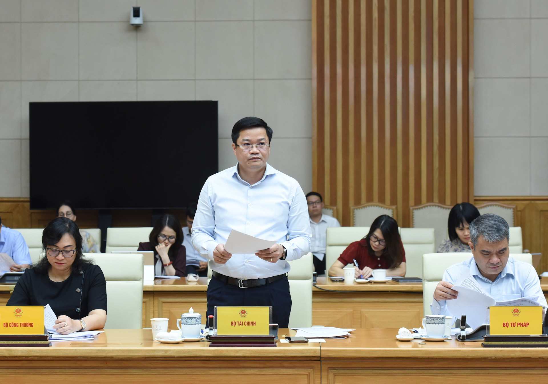 越南政府总理范明正同政策咨询委员会就私营经济发展问题举行会议【组图】 ảnh 8 越南政府总理范明正同政策咨询委员会就私营经济发展问题举行会议【组图】 ảnh 8