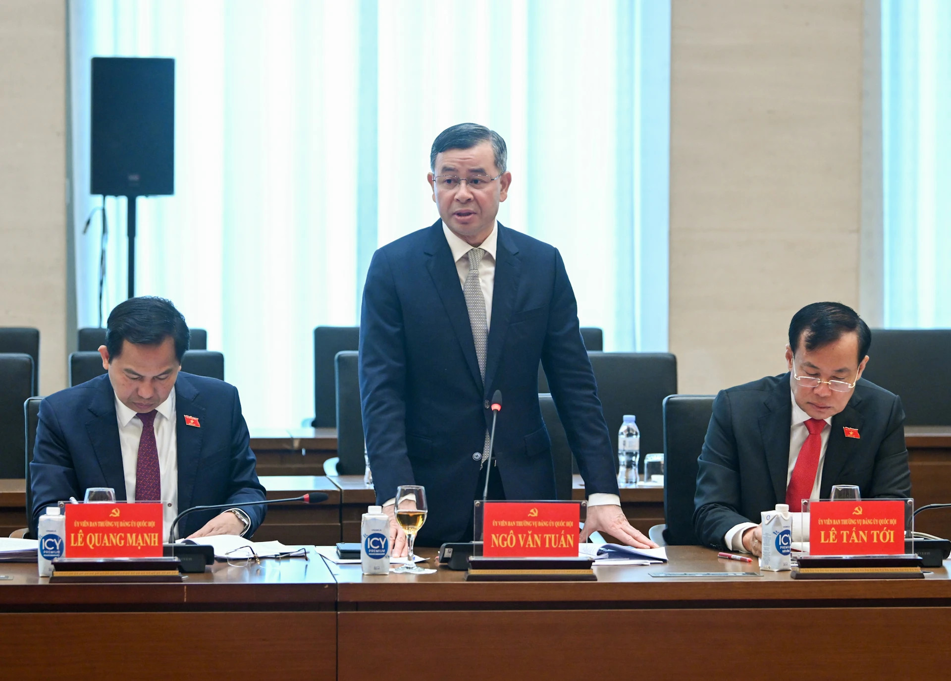 越南国家审计署审计长吴文俊发表讲话。 越南国家审计署审计长吴文俊发表讲话。