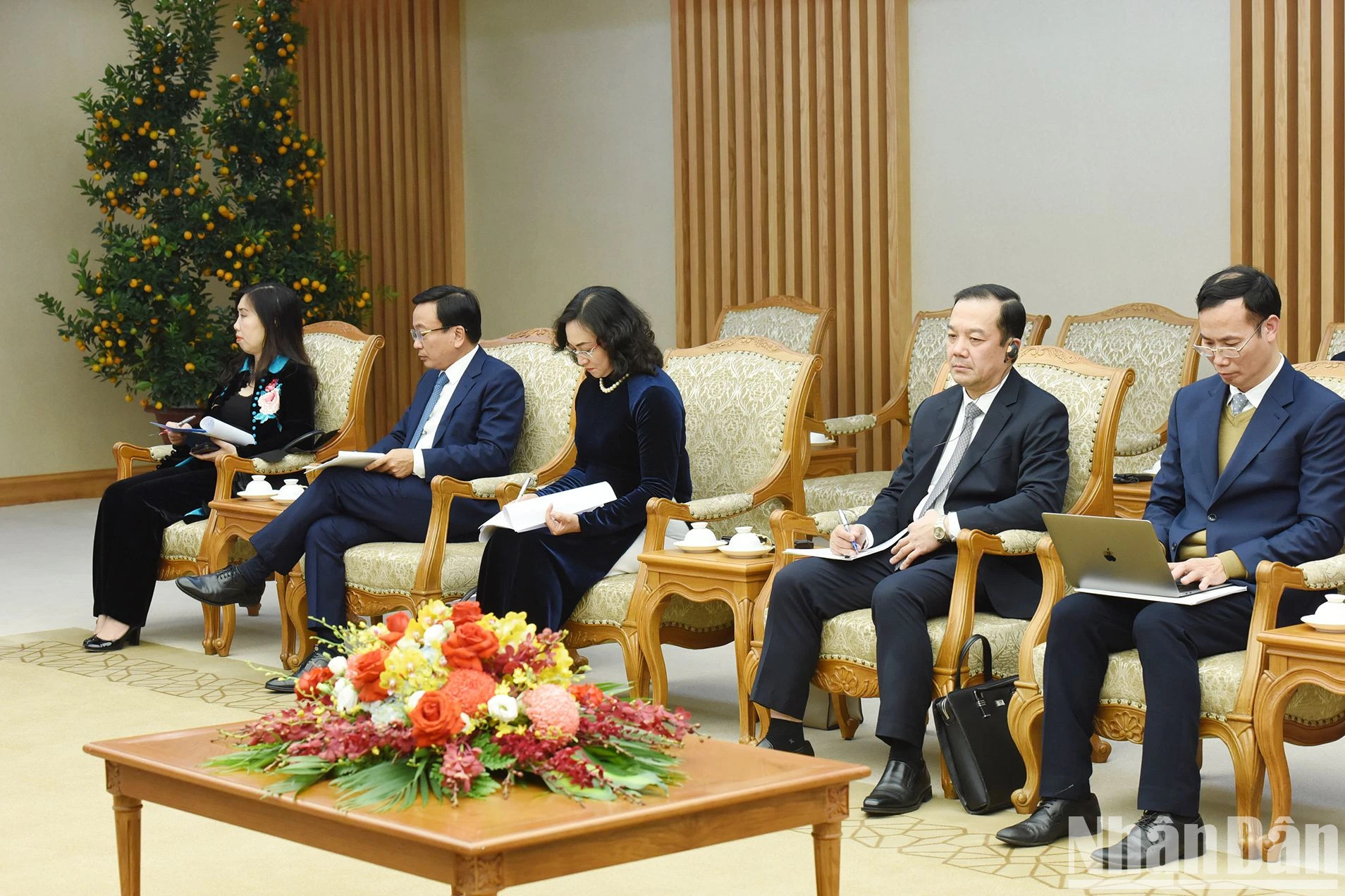 各部门、行业领导一同出席。