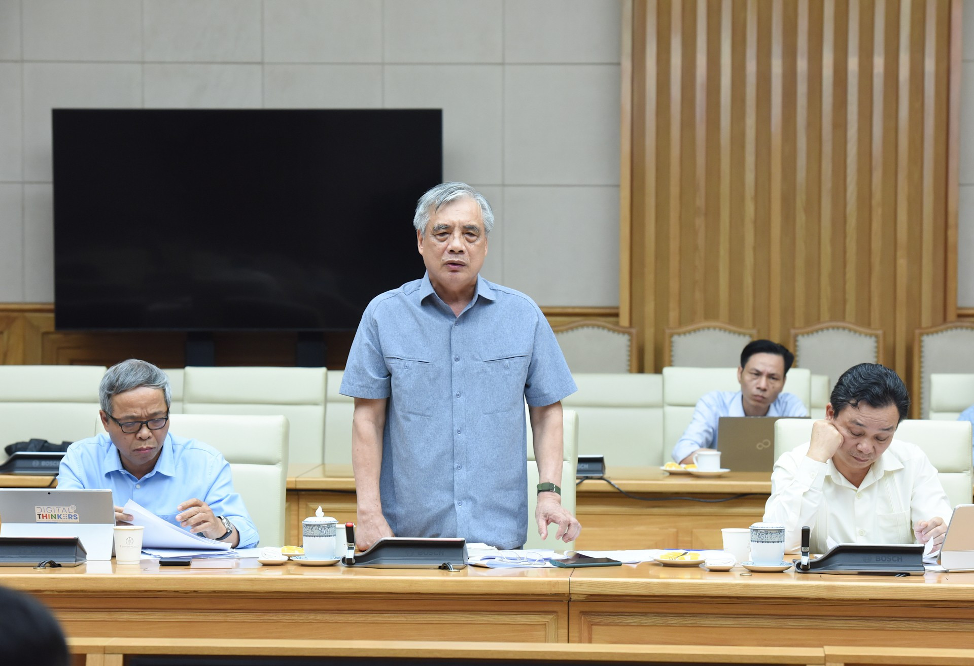 越南政府总理范明正同政策咨询委员会就私营经济发展问题举行会议【组图】 ảnh 4 越南政府总理范明正同政策咨询委员会就私营经济发展问题举行会议【组图】 ảnh 4
