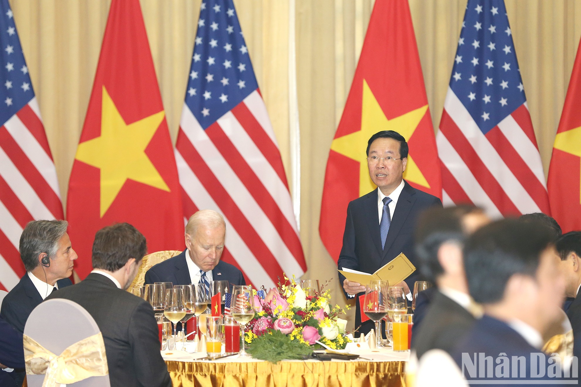 越南国家主席武文赏在招待会上发表讲话。