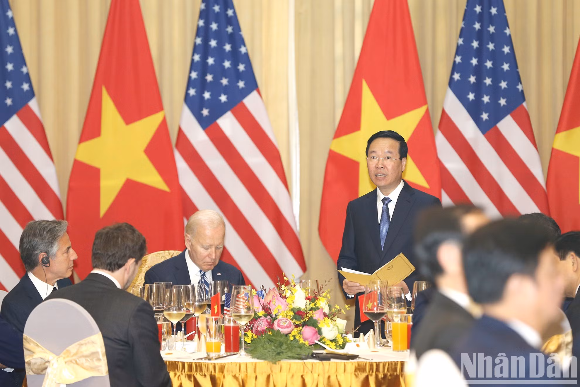 越南国家主席武文赏在招待会上发表讲话。