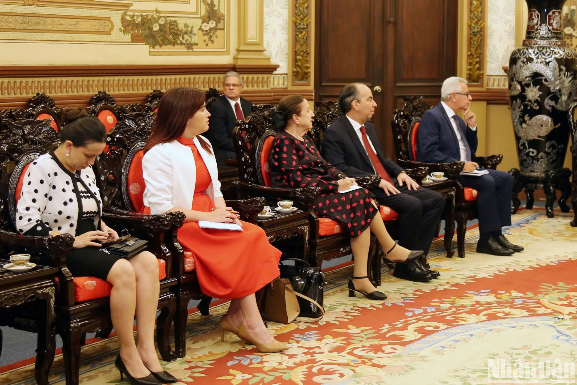 越南国家主席梁强会见古巴国家副主席萨尔瓦多·巴尔德斯·梅萨【组图】 ảnh 2