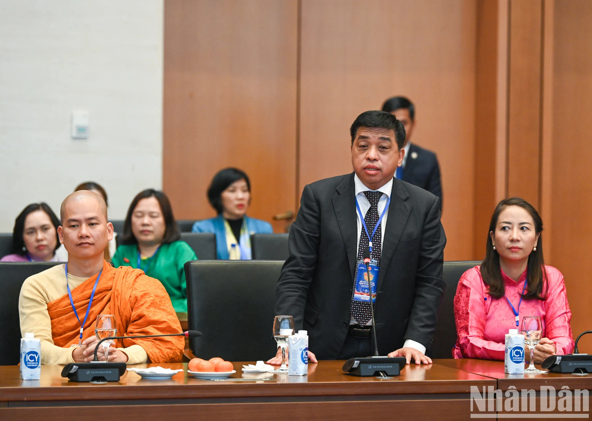 旅居俄罗斯联邦越南人社团代表发表讲话。 旅居俄罗斯联邦越南人社团代表发表讲话。