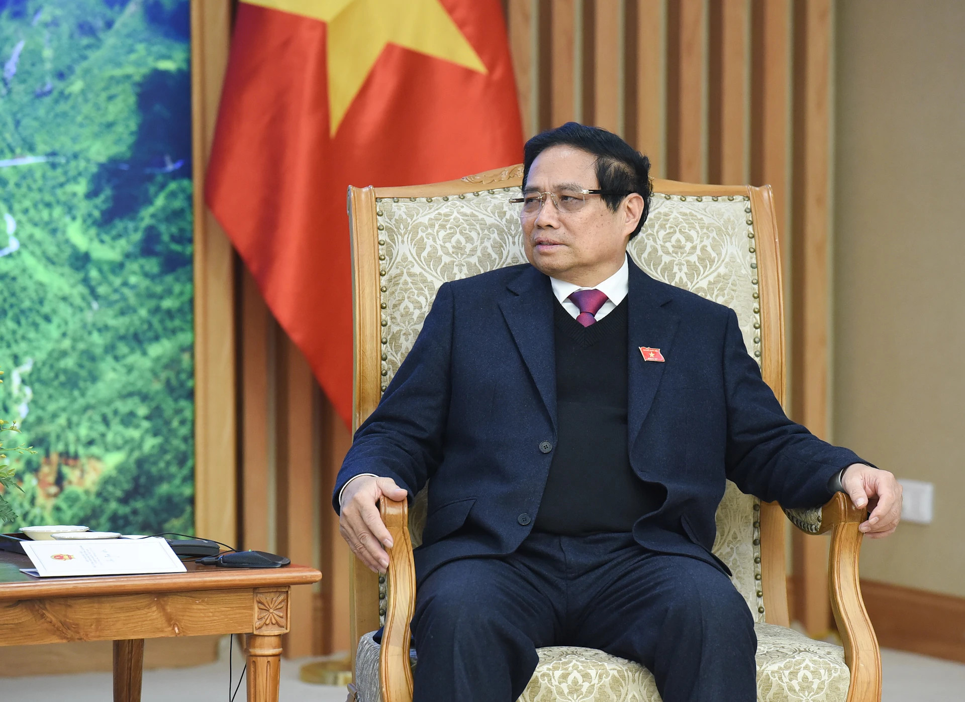 范明正总理发表讲话。