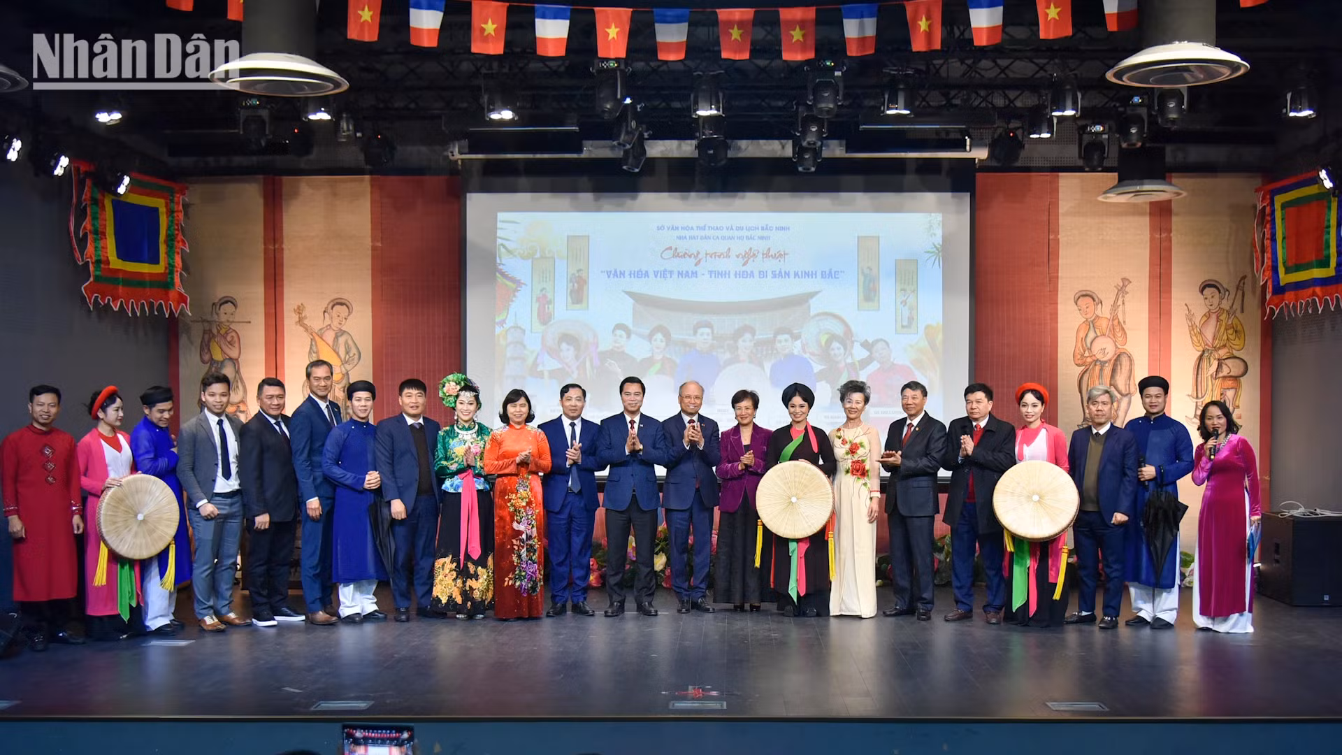 各位代表合影。