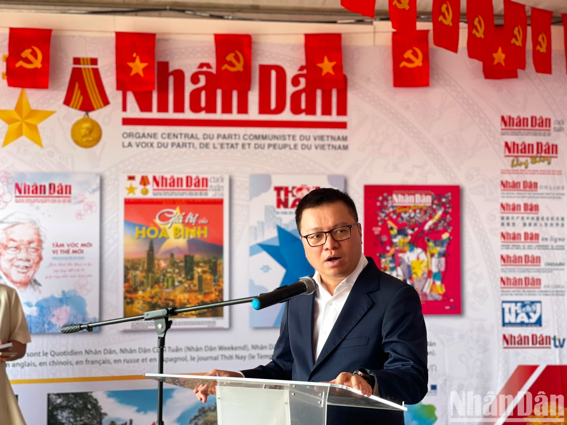 《人民报》社总编辑黎国明在活动上发表讲话。