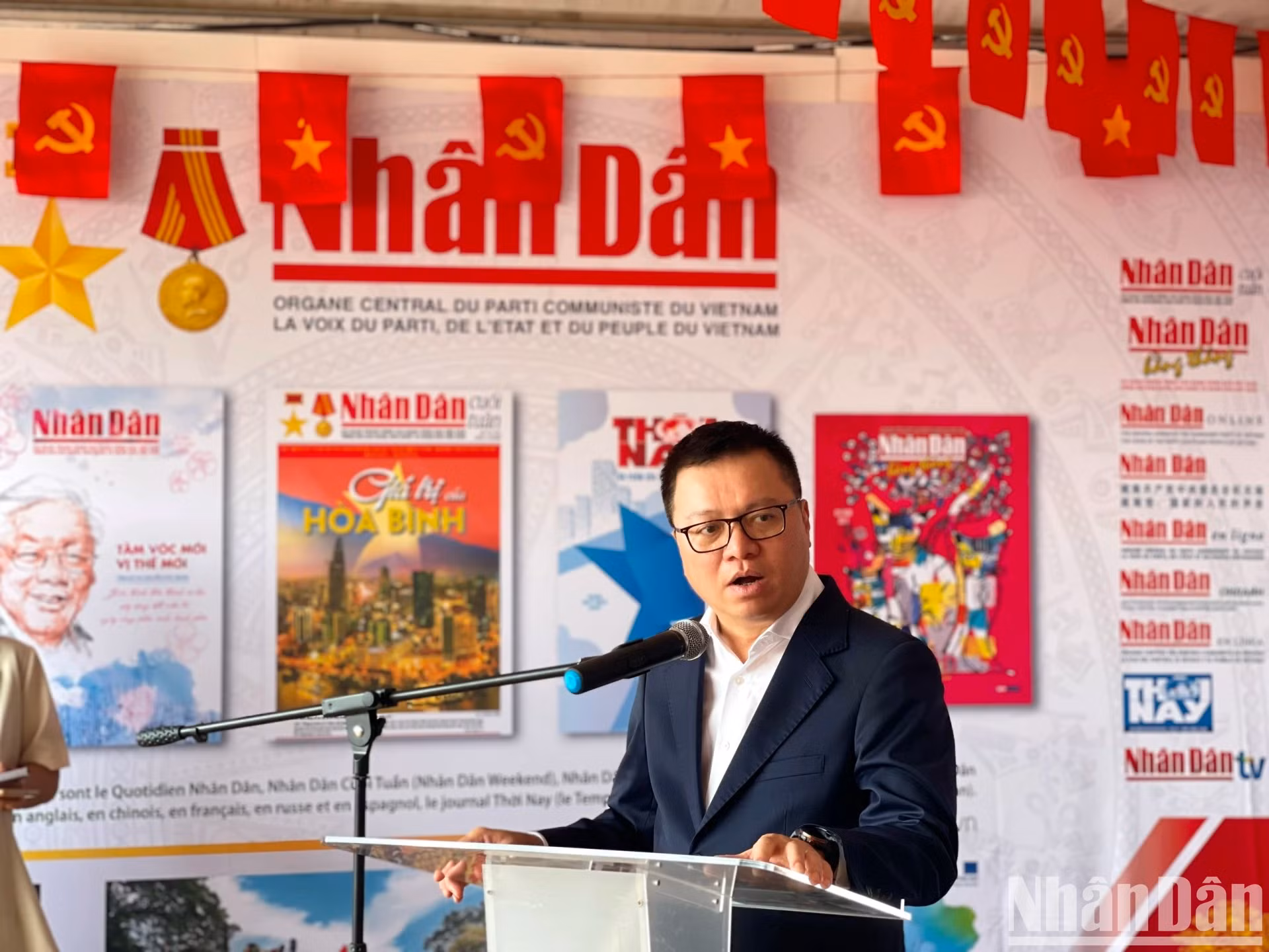 《人民报》社总编辑黎国明在活动上发表讲话。