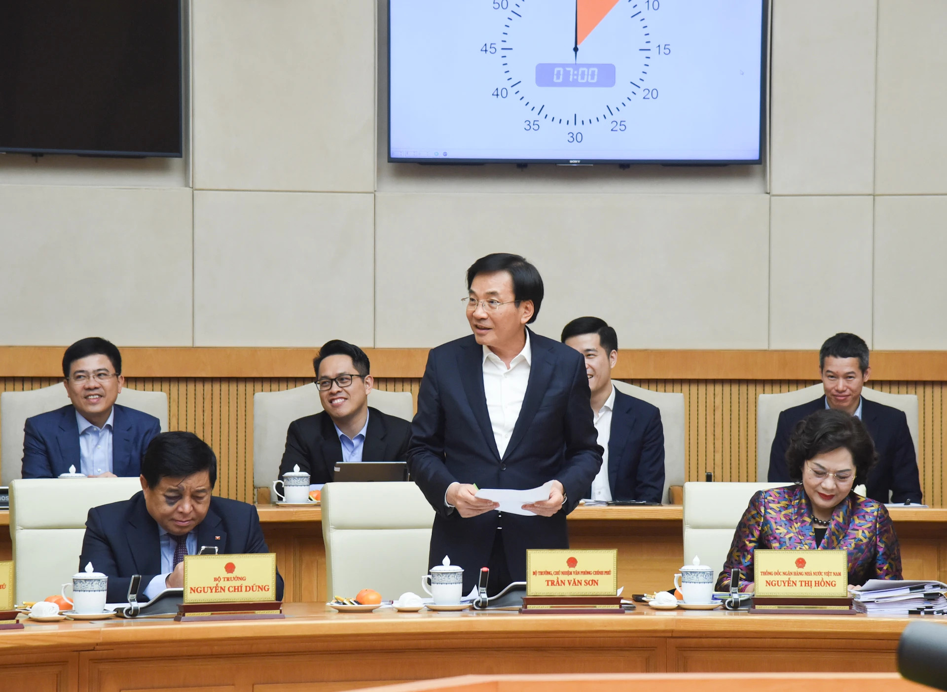 越南政府办公厅主任陈文山发表讲话。