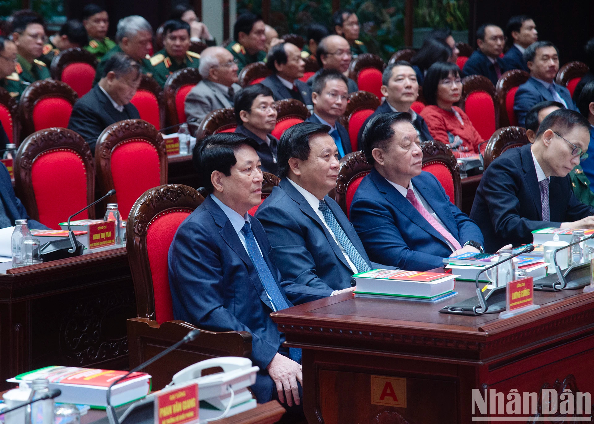 国家主席梁强出席研讨会。