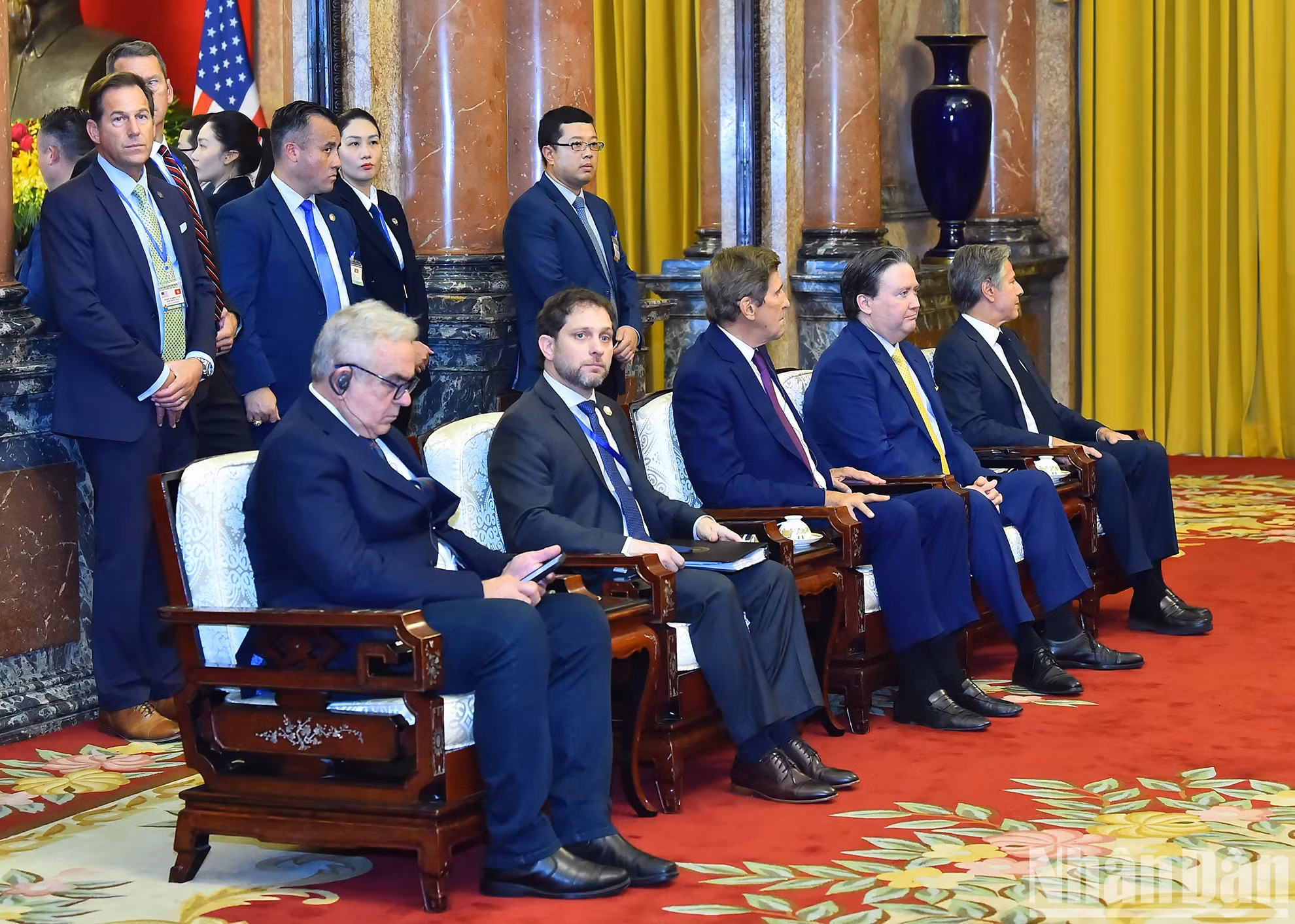 美国高级代表团。