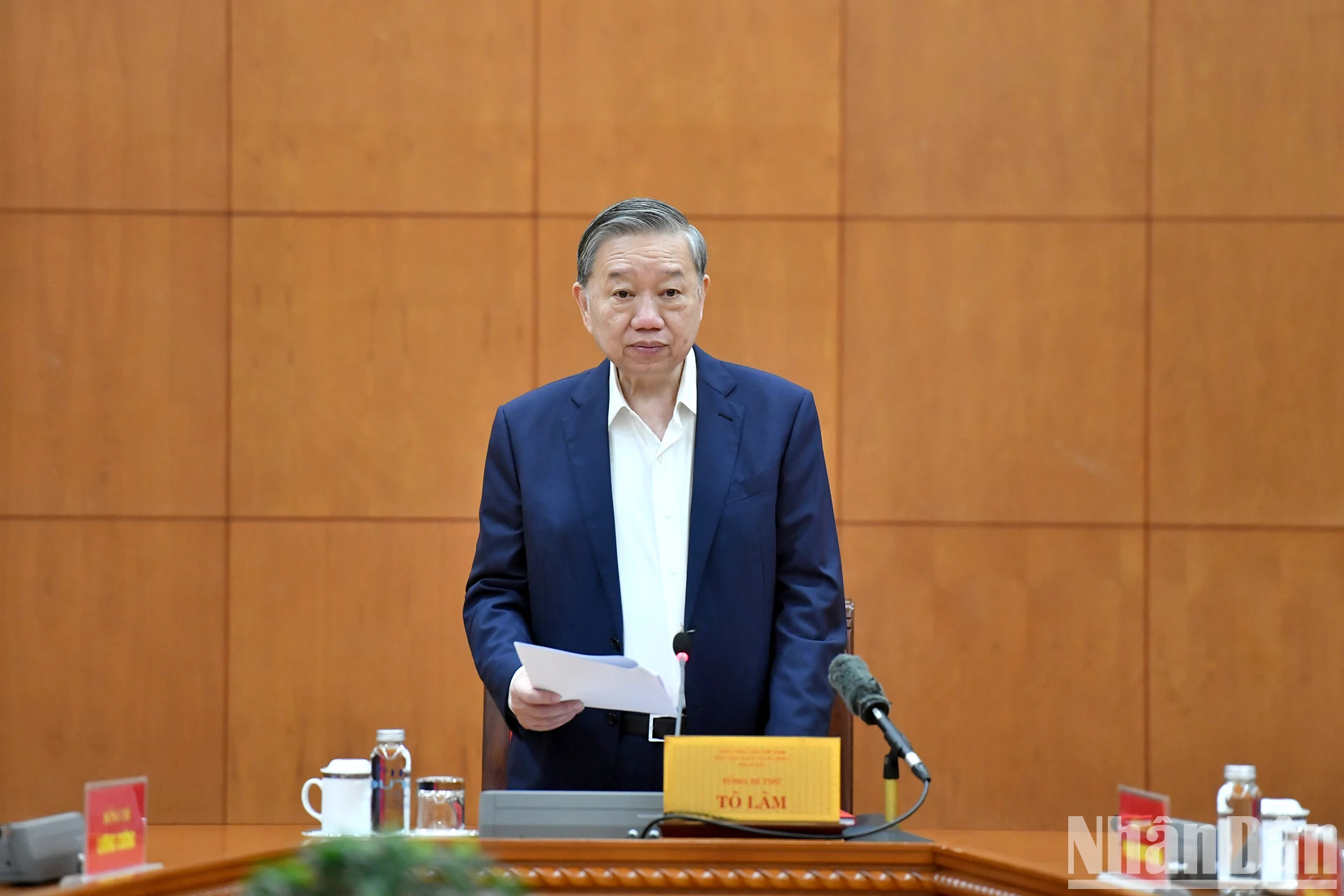 苏林总书记发表指导性讲话。