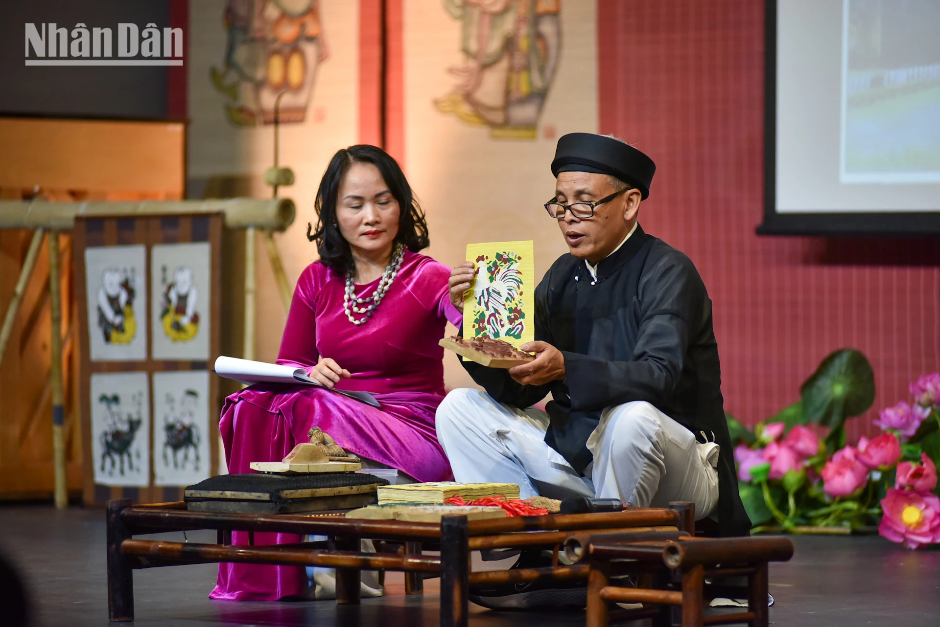 东胡民间画推介活动。