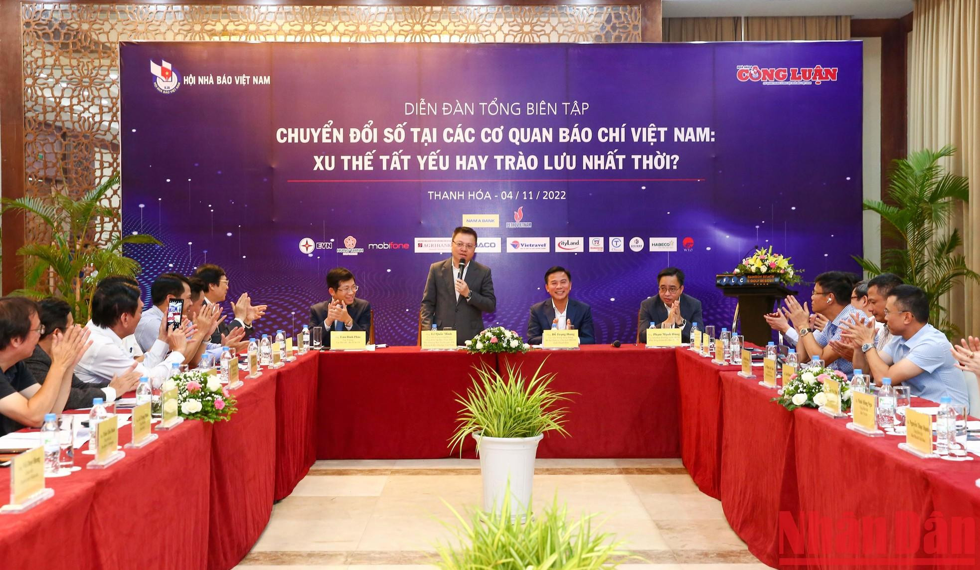 黎国明同志在论坛上致开幕词。