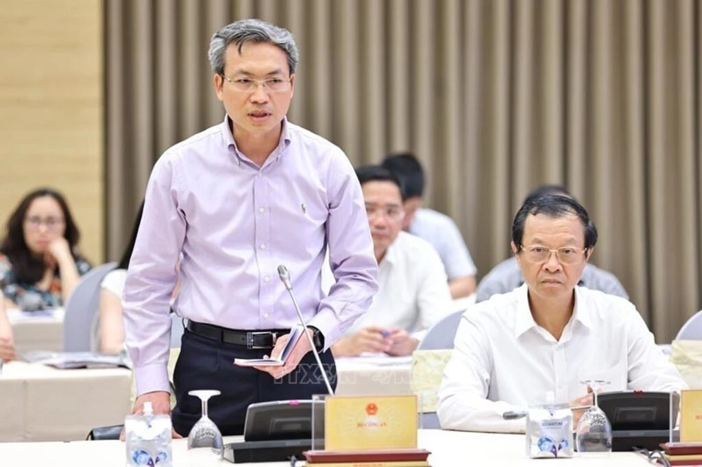 越南公安部办公厅主任、公安部发言人阮国瓒发言。（图片来源：信息报）