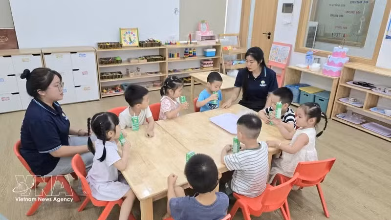 5至6岁学龄前儿童享受普及学前教育学费免减及补助政策。（图片来源：越通社）
