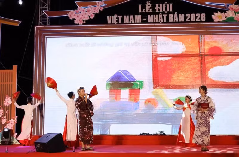 2026年越日文化节中的一个文艺表演节目。（图片来源：越通社）