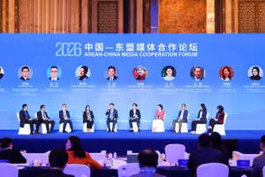 论坛上，来自中国与东盟国家的媒体从业者围绕“数字时代的创新实践与多元发展”展开交流。（主办方 供图）