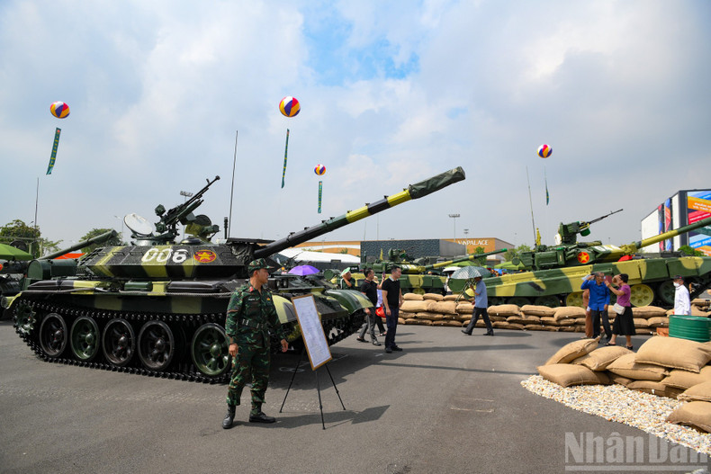 T-90S主战坦克是俄罗斯乃至世界领先的主力作战坦克之一。 anh-15.jpg