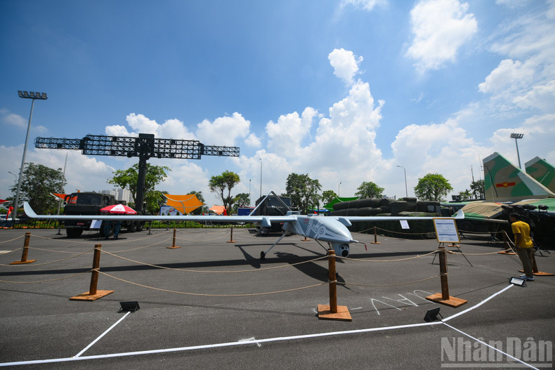 越南军队电信工业集团研制的多功能远程无人机(AUV)。 anh-13.jpg