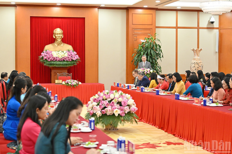 会见全景。 anh-13.jpg