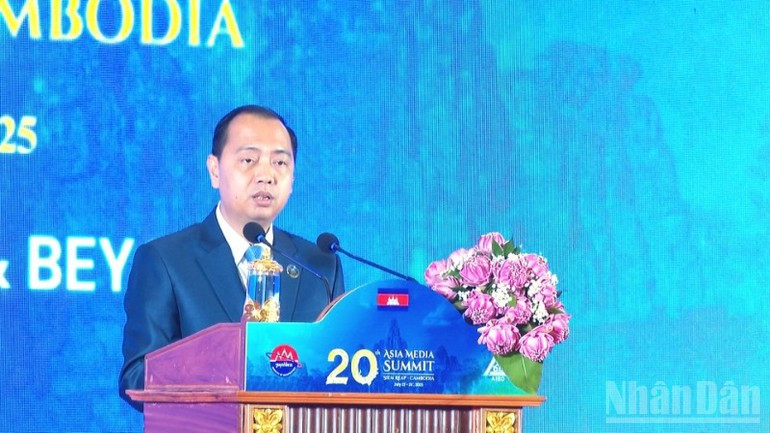 柬埔寨新闻部长涅帕特拉在会上致辞。 257botruong.jpg