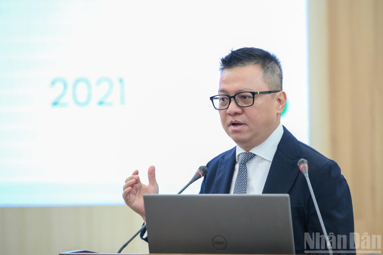越共中央委员、中央宣教与民运部副部长、《人民报》社总编辑、越南新闻工作者协会主席黎国明在仪式上致辞。 1410tbt.jpg