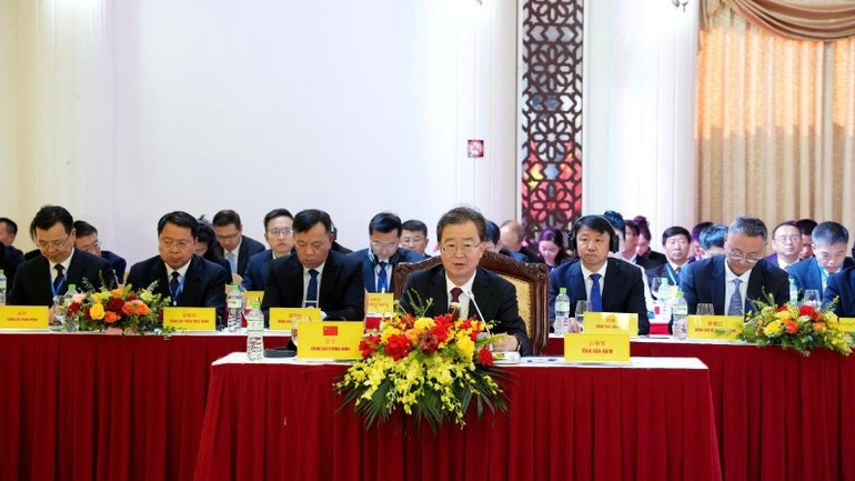 中国云南省代表团出席会议。 3010vietrung2.jpg