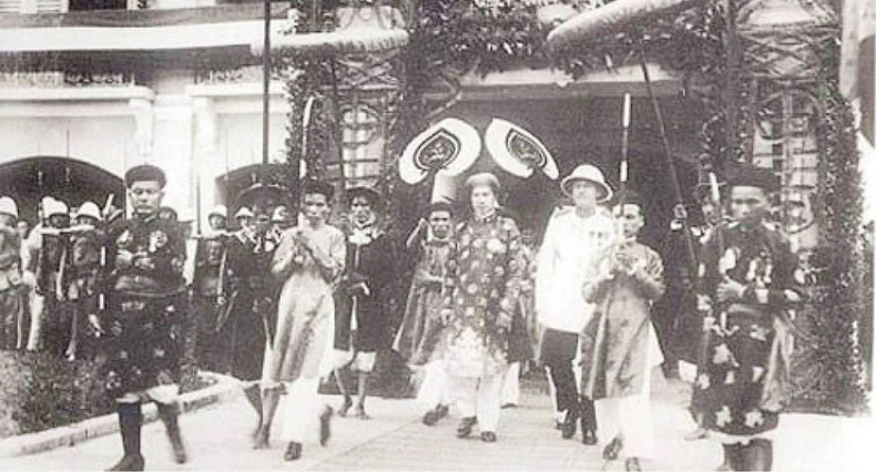 越南数千年封建制度最后的一位君主——保大皇帝,于1945年8月30日下午退位,为民族开启了新的历史篇章。(图片来源:越南之声广播电台) 238anh3.jpg