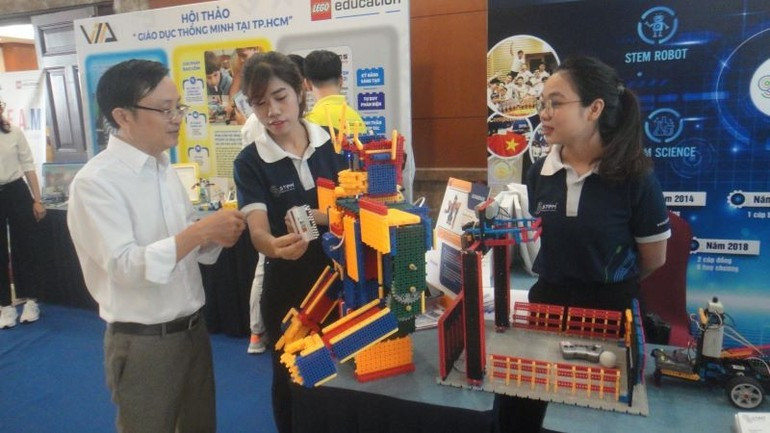 胡志明市加快推进教育数字化转型发展。 199giaoduc.jpg