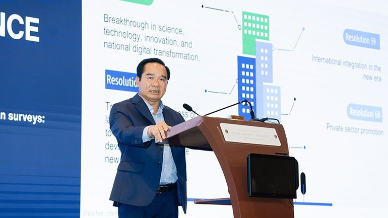 越共中央委员、胡志明市人民委员会主席阮文得在会上致辞。 3110hcm.jpg