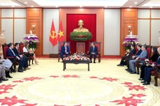 苏林总书记会见前来辞行拜会的美国驻越南大使。（登科 摄）