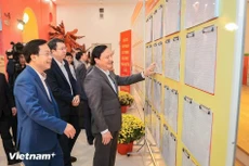 国会副主席阮克定对河内市选举准备工作开展检查指导工作。