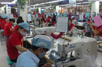 10号服装总公司的生产活动。