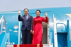 越南国会主席陈青敏和夫人离开河内，启程赴马来西亚出席AIPA-46并对马来西亚进行正式访问。（图片来源：越通社）