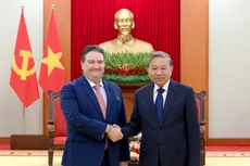 越共中央总书记苏林会见美国驻越南大使马克·纳珀。