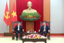 越共中央总书记苏林会见中共中央宣传部部长李书磊。