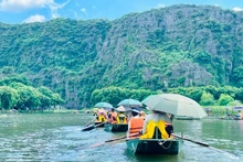 宁平省三谷-碧洞旅游区。