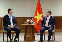 范明正总理会见巴西淡水河谷公司领导。(图片来源:越通社)