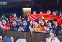 越南代表团。